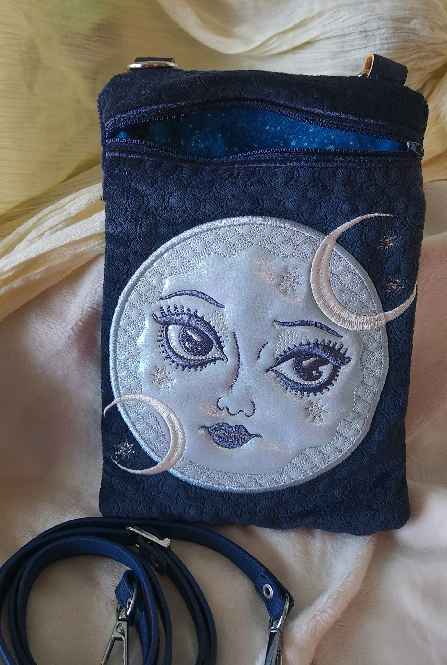 Moon Bag
